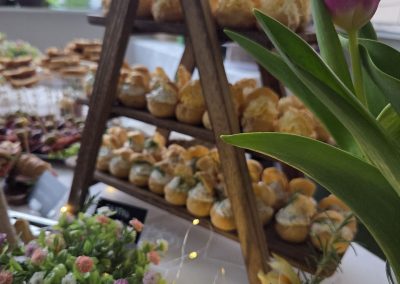 catering Keszthely, catering szolgáltatás Keszthely, rendezvény catering Keszthely, esküvő catering Keszthely, hidegtál rendelés Keszthely, céges catering Keszthely, reggeli catering Keszthely, finger food catering, prémium catering Zala megye, kávészünet catering, rendezvényszervezés Keszthely, sütemény rendelés Keszthely, brunch catering, esküvői vacsora catering, party falatok Keszthely, kanapé szendvics rendelés, rendezvény étkeztetés, kávéház catering, catering Balaton, balatoni catering szolgáltatás, kitelepülés rendezvényre, desszert catering, catering cégek Keszthely, családi rendezvény catering, üzleti reggeli catering