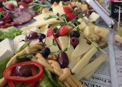 catering Keszthely, catering szolgáltatás Keszthely, rendezvény catering Keszthely, esküvő catering Keszthely, hidegtál rendelés Keszthely, céges catering Keszthely, reggeli catering Keszthely, finger food catering, prémium catering Zala megye, kávészünet catering, rendezvényszervezés Keszthely, sütemény rendelés Keszthely, brunch catering, esküvői vacsora catering, party falatok Keszthely, kanapé szendvics rendelés, rendezvény étkeztetés, kávéház catering, catering Balaton, balatoni catering szolgáltatás, kitelepülés rendezvényre, desszert catering, catering cégek Keszthely, családi rendezvény catering, üzleti reggeli catering