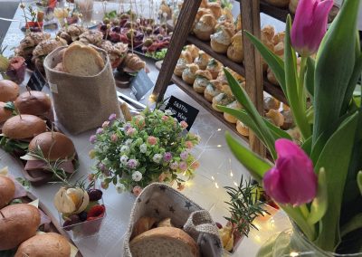 catering Keszthely, catering szolgáltatás Keszthely, rendezvény catering Keszthely, esküvő catering Keszthely, hidegtál rendelés Keszthely, céges catering Keszthely, reggeli catering Keszthely, finger food catering, prémium catering Zala megye, kávészünet catering, rendezvényszervezés Keszthely, sütemény rendelés Keszthely, brunch catering, esküvői vacsora catering, party falatok Keszthely, kanapé szendvics rendelés, rendezvény étkeztetés, kávéház catering, catering Balaton, balatoni catering szolgáltatás, kitelepülés rendezvényre, desszert catering, catering cégek Keszthely, családi rendezvény catering, üzleti reggeli catering