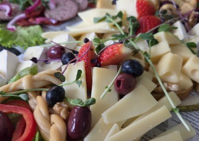 catering Keszthely, catering szolgáltatás Keszthely, rendezvény catering Keszthely, esküvő catering Keszthely, hidegtál rendelés Keszthely, céges catering Keszthely, reggeli catering Keszthely, finger food catering, prémium catering Zala megye, kávészünet catering, rendezvényszervezés Keszthely, sütemény rendelés Keszthely, brunch catering, esküvői vacsora catering, party falatok Keszthely, kanapé szendvics rendelés, rendezvény étkeztetés, kávéház catering, catering Balaton, balatoni catering szolgáltatás, kitelepülés rendezvényre, desszert catering, catering cégek Keszthely, családi rendezvény catering, üzleti reggeli catering