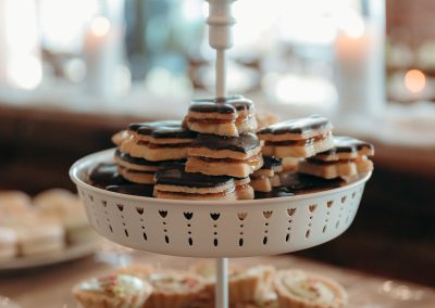 esküvői torta Keszthely, esküvő torta Keszthely, menyasszonyi torta Keszthely, esküvői torta rendelés Keszthely, egyedi esküvői torta Keszthely, prémium esküvői torta Keszthely, modern esküvői torta Keszthely, klasszikus esküvői torta Keszthely, több emeletes esküvői torta Keszthely, esküvői torta Balaton, balatoni esküvő torta, esküvői desszert Keszthely, esküvői sweet table Keszthely, esküvői torta árak Keszthely, esküvői torta rendelés Balaton, menyasszonyi torta rendelés, esküvői torta készítés, egyedi torta esküvőre Keszthely, esküvői torta ötletek, romantikus esküvői torta, minimalista esküvői torta, virágdíszes esküvői torta, torta esküvőre Keszthely, esküvői catering torta Keszthely