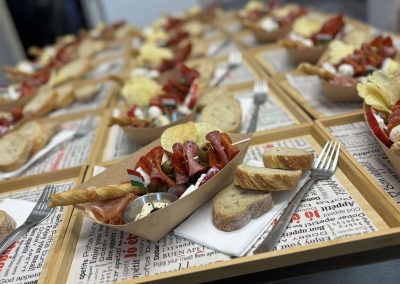 catering Keszthely, catering szolgáltatás Keszthely, rendezvény catering Keszthely, esküvő catering Keszthely, hidegtál rendelés Keszthely, céges catering Keszthely, reggeli catering Keszthely, finger food catering, prémium catering Zala megye, kávészünet catering, rendezvényszervezés Keszthely, sütemény rendelés Keszthely, brunch catering, esküvői vacsora catering, party falatok Keszthely, kanapé szendvics rendelés, rendezvény étkeztetés, kávéház catering, catering Balaton, balatoni catering szolgáltatás, kitelepülés rendezvényre, desszert catering, catering cégek Keszthely, családi rendezvény catering, üzleti reggeli catering